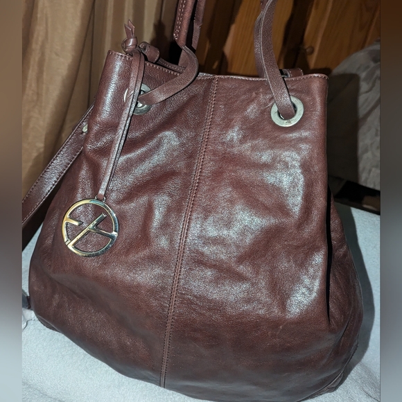 Francesco Biasia brown leather large bucket bag. - Picture 3 of 16